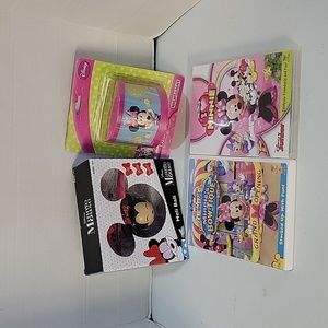 Minnie Mouse Bundle!!! 2 movies, a night light, picrure frame,an a Heli ball!!!!
